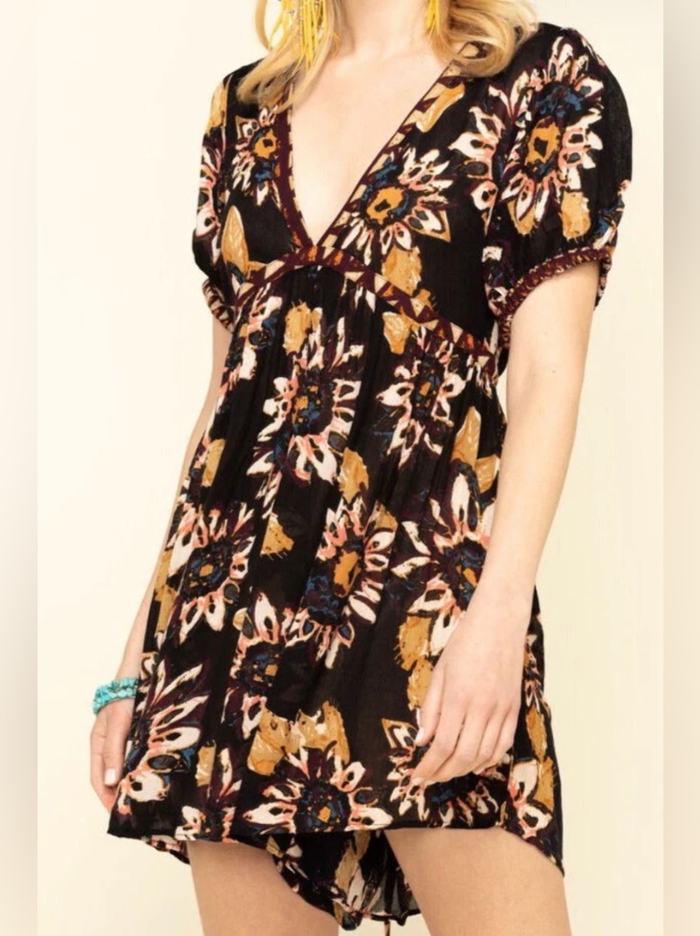 Free People Woman’s Metal Tag Black Floral on the Edge Romper, Size M, EUC